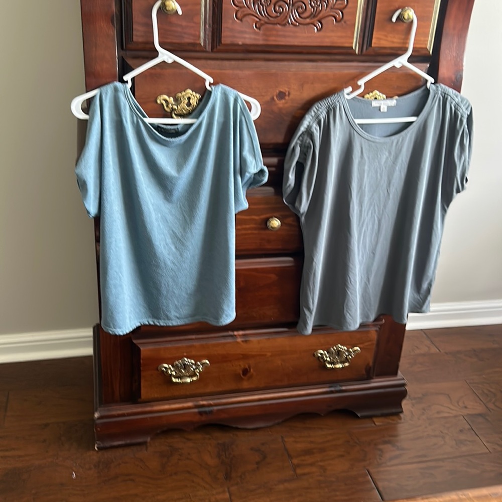 Set of two ladies tops
